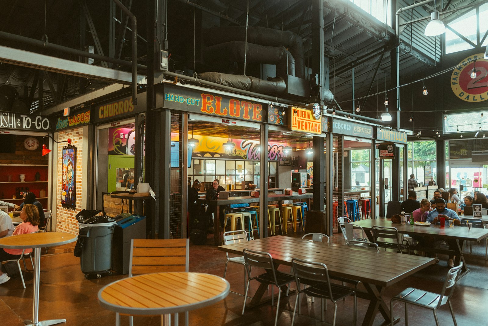 Guests dining in a cafe in Dallas, TX — restaurant insurance in the DFW area